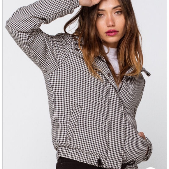 Tilly's Jackets & Blazers - NWOT Tilly’s Full Tilt Houndstooth Bomber Jacket